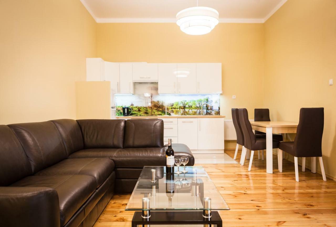 Czar Garbar Apartman Poznań Kültér fotó