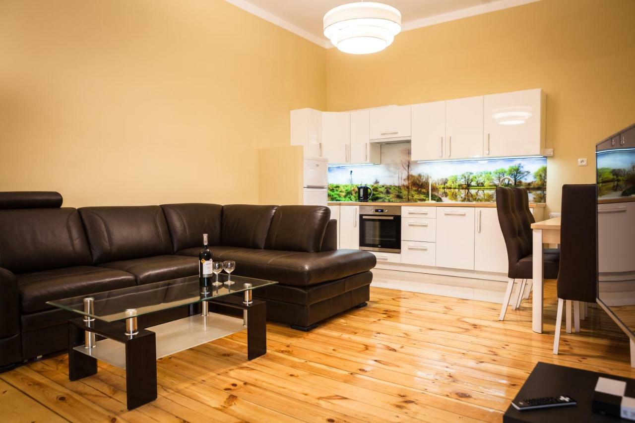 Czar Garbar Apartman Poznań Kültér fotó
