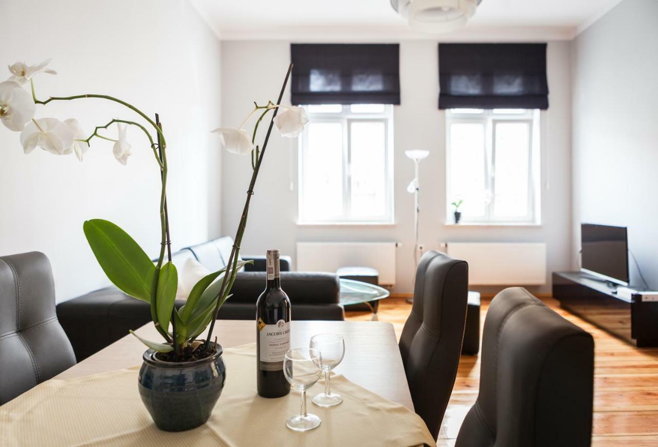 Czar Garbar Apartman Poznań Kültér fotó